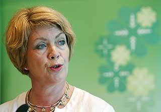 UTE:  Olje- og energiminister �slaug Haga p� dagens pressekonferanse, der hun kunngjorde at hun trekker seg b�de som statsr�d og partileder i Senterpartiet.