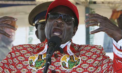 P� SISTE VERSET: Robert Mugabe under et arrangement i Bulawayo fredag.