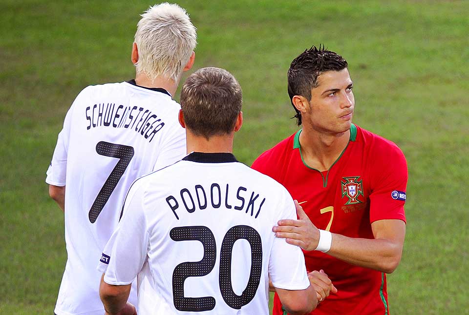 TOK FERIE ETTER TAP: Cristiano Ronaldos framtid forblir uavklart etter at hovedpersonen selv bestemte seg for � dra rett p� ferie i stedet for � legge seg p� operasjonsbordet for en fotskade i Manchester.