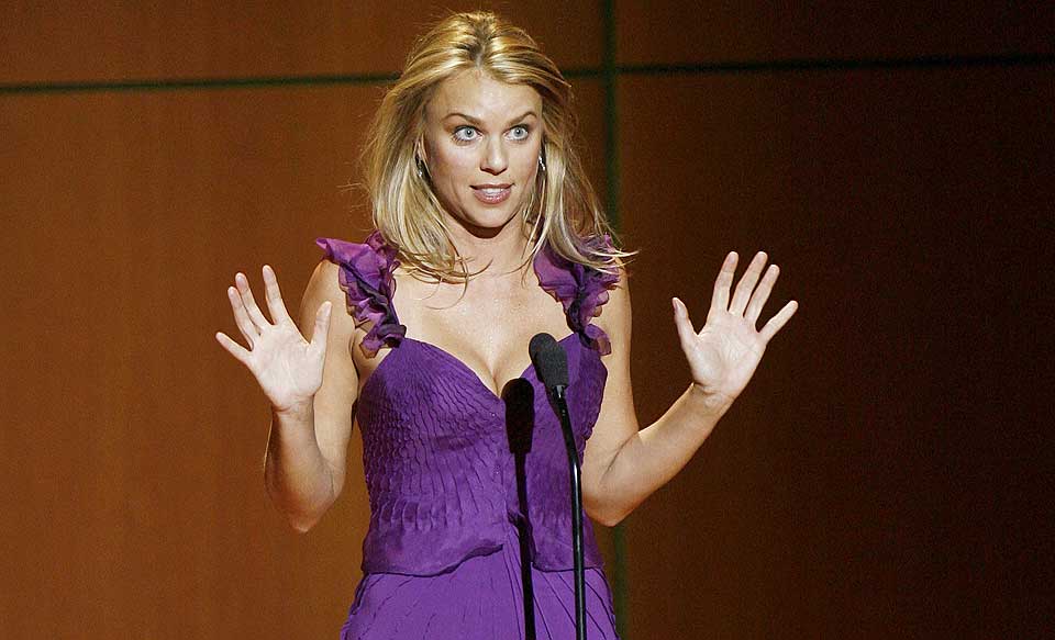 I KAMPENS HETE: CBS-journalisten Lara Logan har vunnet flere priser for sitt arbeide i krigsomr�der. N� anklages den gifte kvinnen for � ha hatt forhold til menn i Irak. Her mottar hun en pris under Glamour Magazine Woman of the Year i 2007.
