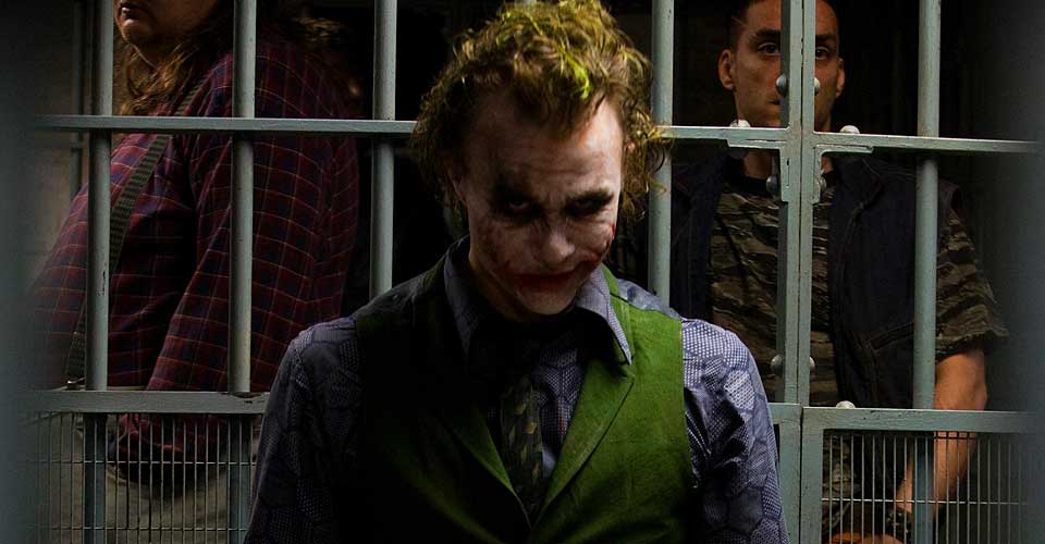 JOKEREN: Avd�de Heath Ledger gj�r en formidabel innsats i den nye Batman-filmen �The Dark Knight�, mener amerikanske kritikere. N� tar de til orde for � gi skuespilleren Oscar-prisen posthumt.