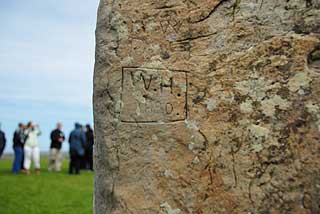 OG VI TAGGER FORTSATT: I disse steinene fra steinalderen tagger folk fortsatt inn navn og nummer.