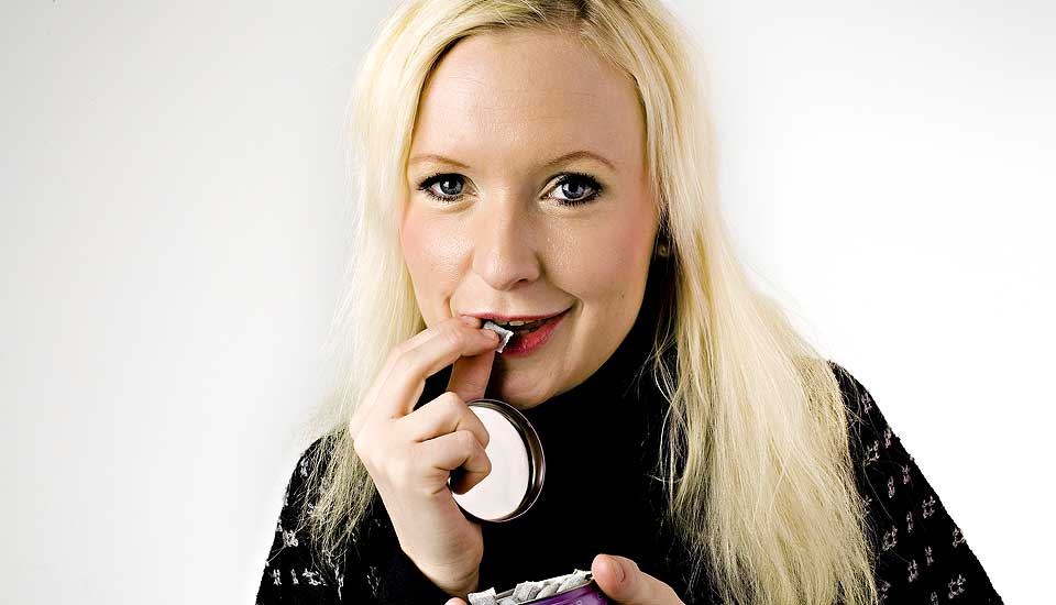  FARLIG ELLER UFARLIG?: If�lge en studie i The Lancet er r�ykfrie tobakksprodukter som snus mindre kreftframkallende enn r�yk, men studein holder fast ved at snusing fortsatt er helseskadelig.