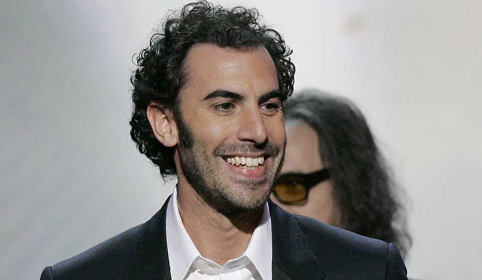 SKAL SPILLE DETEKTIV: Sasha Baron Cohen g�r fra Borat til Sherlock Holmes.