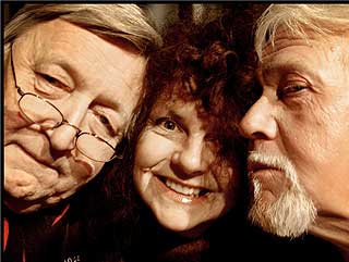 TRE GODE VENNER: Rolv Wesenlund, Brit Elisabeth Haagensli og Harald Heide-Steen jr.