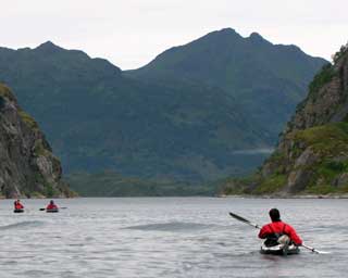 LOFOTEN: I The Guardians k�ring av Europas ti beste kajakksteder, blir Lofoten beskrevet som den ultimate plassen. Dette bildet er fra Trollfjorden.