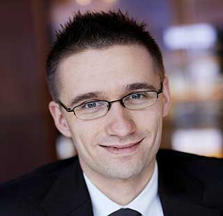 OVERRASKET: Forbruker�konom Rolf Jarle Br�ske i Fokus Bank er overrasket over hvor mange  som bruker over 50 000 kroner p� ferie i �r.