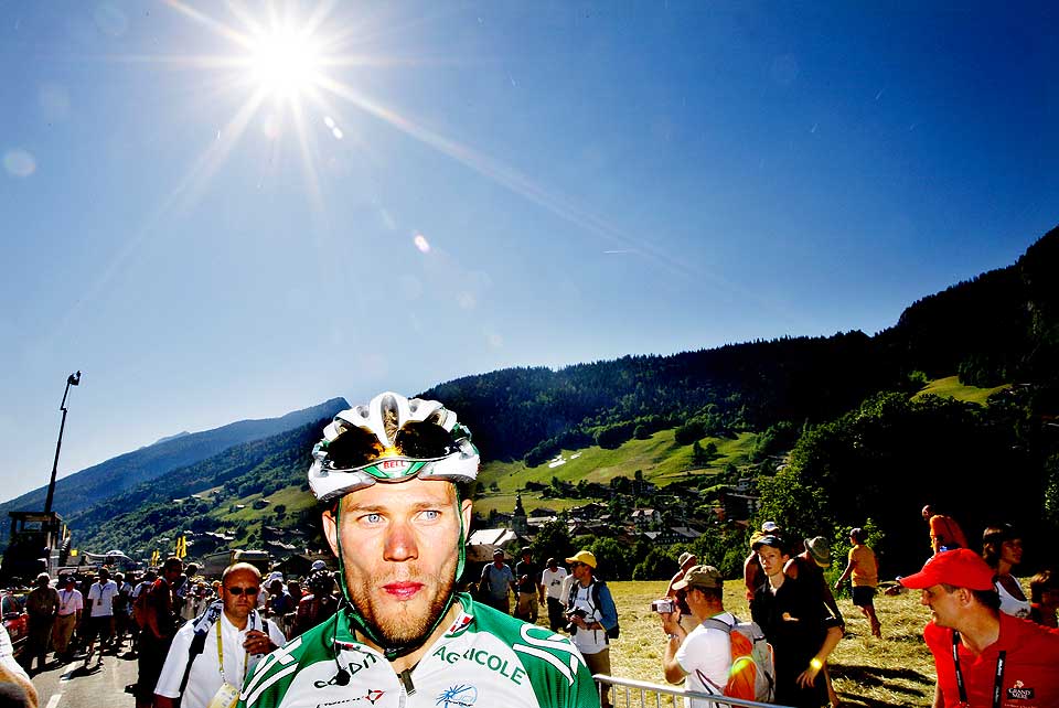 VAKKERT BLODSLIT: Tour de France er tre ukers blodsrit for Thor Hushovd og resten av feltet, men omgivelsene er i det minste spektakul�re.