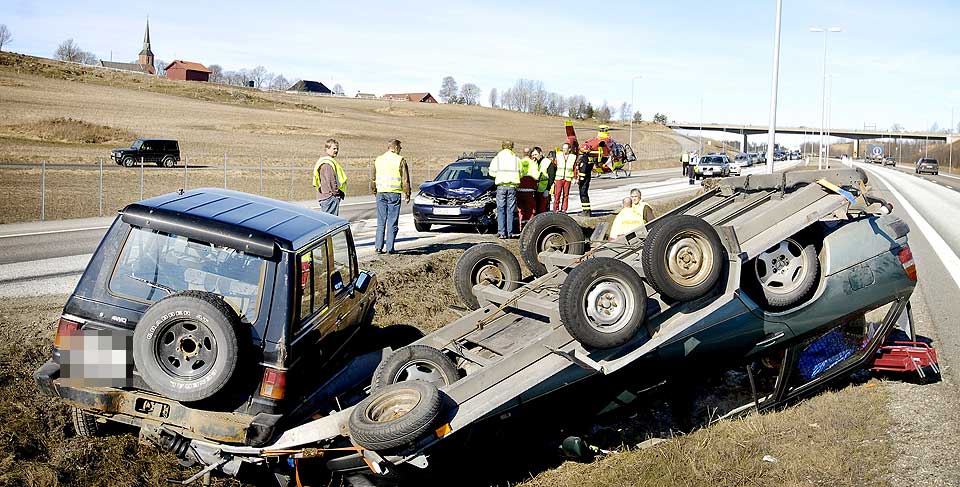 ULYKKE: Trafikken ble stengt i to timer under etter en kjedekollisjon p� E6 ved Vestby i juni.