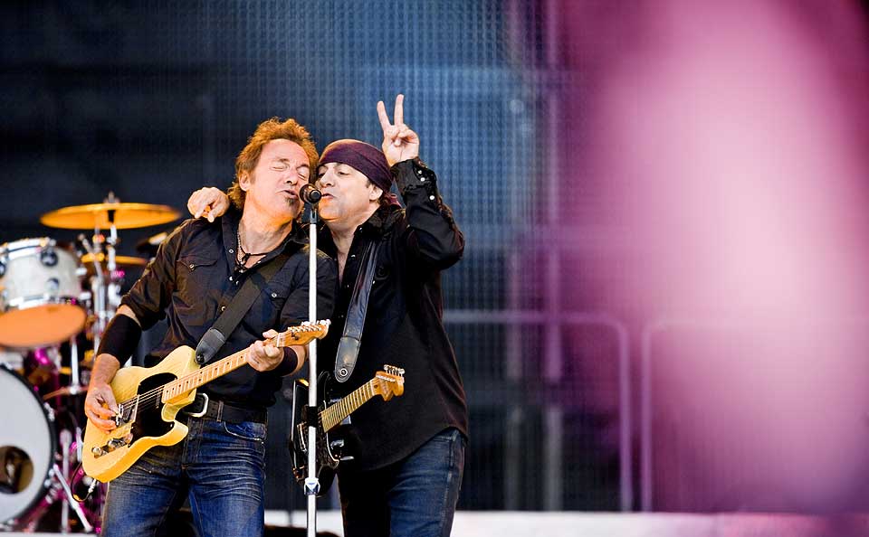 ROCKET OSLO: Bruce Springsteen i g�r. Her sammen med sin mange�rige gitarist Little Steven p� Valle Hovin.