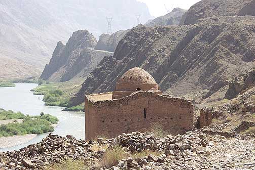 IRAN: Klostrene St. Thaddeus og St. Stepanos, og Dzordzor-kapellet som har v�rt i bruk siden 600-tallet, er alle en viktig del av den kristne arven i Iran. N� er de ogs� en del av UNESCOs verdensarv.