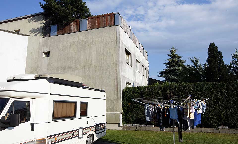 SKREKKENS HUS: I kjelleren i huset i Amstetten holdt Josef Fritzl datteren Elisabeth fanget i 24 �r.