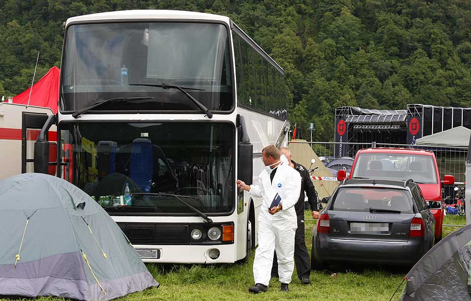 ULYKKESBUSSEN: Det var i denne bussen to personer ble funnet d�de under Norway rock festival. Politiet bekrefter at begge de to var hjemmeh�rende i Gjesdal kommune i Rogaland.