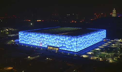 NATIONAL AQUATICS CENTER: Design: PTW Architects, CSCEC International Design og Arup. �velser: Sv�mming, stup, synkronsv�mming
