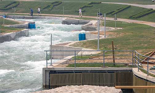 SHUNYI OLYMPIC ROWING-CANOEING PARK: �velser: Roing, padling, kajakk