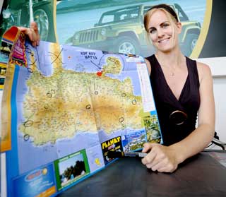KALAMAKI: Kj�r ut p� landsbygda og opplev et annet Kreta, sier svenske Marina Leino.