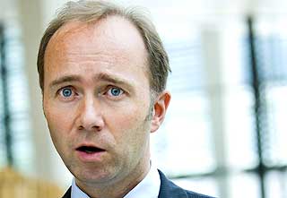 VIL BEHOLDE LISENSEN: Kulturminister Trond Giske vil ikke fjerne lisensavgiften.