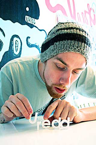 OPPMERKSOMHET: - Det ligger i min natur � f� oppmerksomhet, sier St�le Gerhardsen (28).