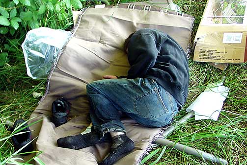 HER SOVNA ALLEN: 27-�ringen fikk tydeligvis ikke l�ne en av de rosa putene.