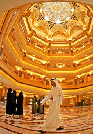 GULLBELAGT: Det meste p� Emirates Palace Hotell i Abu Dhabi er gull- eller marmorbelagt.