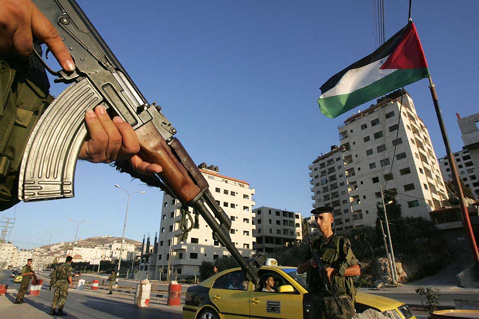 OKKUPERT TERRITORIE: Bildet viser et palestinsk kontrollpunkt i byen Nablus p� Vestbredden.