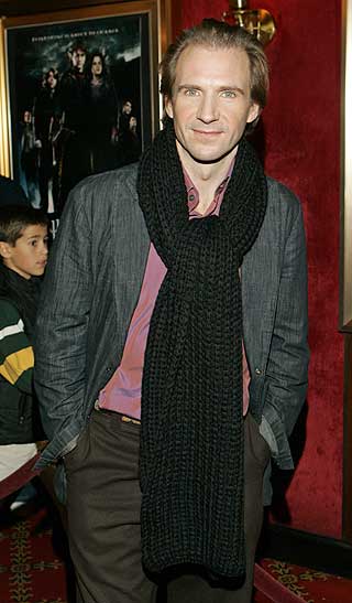 SPILLER VOLDEMORT: Ralph Fiennes spiller Voldemort, og nev�en spiller Voldemorts  inkarnasjon.