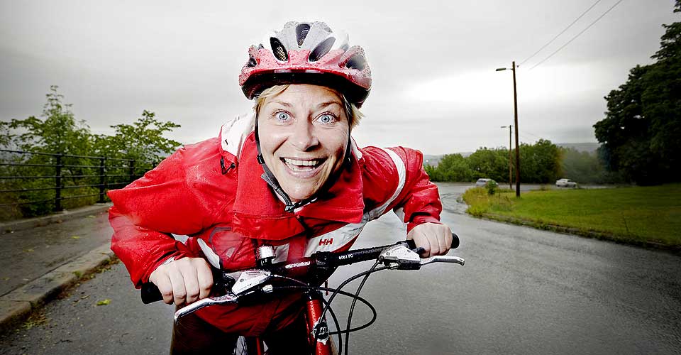 IKKE H�RS�R: Siv Jensen (Frp) mener politikerne ikke er s� h�rs�re at de ikke t�ler politisk satire.