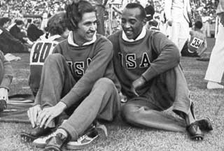 AMERIKANSK SUKSESS: Helen Stephens og Jesse Owens vant sprintdistansene i Berlin.