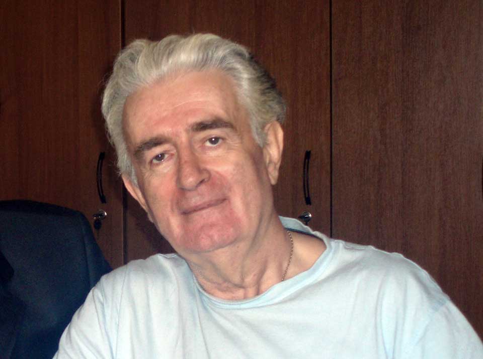 KLAR FOR RETTEN: Den serbiske avisa Blic har i dag publisert bilder av Radovan Karadzic slik han ser ut i dag.
