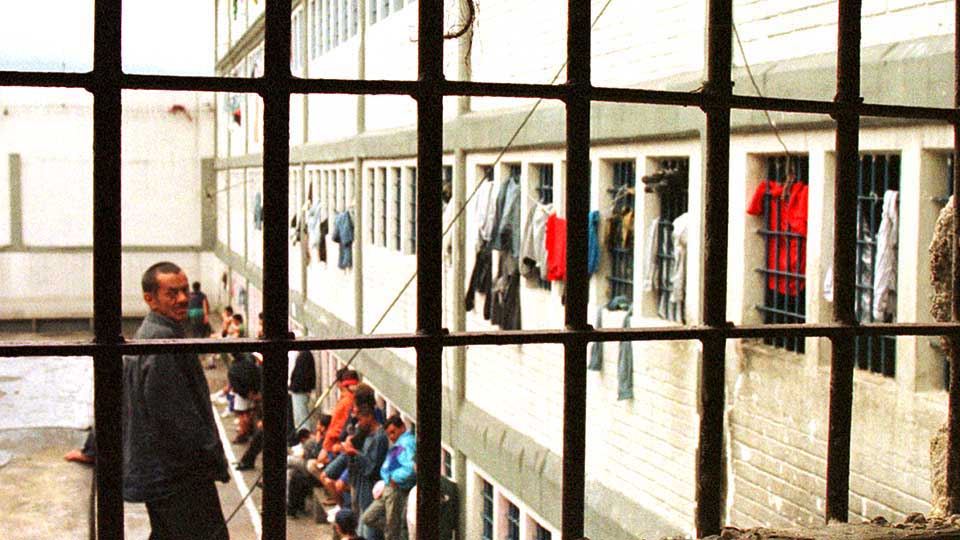 FENGSLET I BOGOTA: Dette bildet er fra La Modelo-fengselet i Bogot� i 1999.