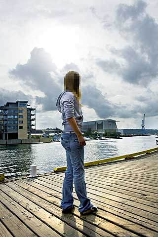 OPPGITT OVER POLITIET: �Susanne� ble voldtatt p� et diskotek i T�nsberg i fjor sommer. Hun har f�tt voldsoffererstatning, men politiet har henlagt saken.