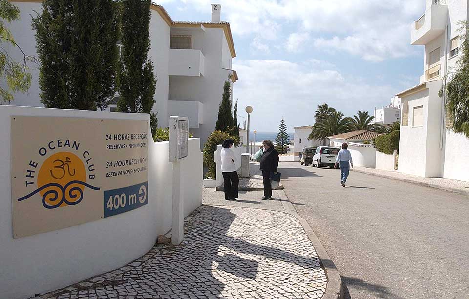 SKAL HA PLANLAGT BORTF�RING: Britisk politi festet lit til et tips om at en mann skal ha fotografert Madeleine mens hun var p� ferie i Praia da Luz i Portugal. Mannen skal ha tilh�rt en pedofiliring, som noen f� dager senere skal ha bortf�rt jenta.