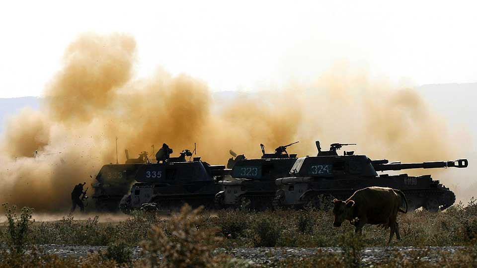 HARDE KAMPER: Russiske styrker har tatt seg inn i Georgia i dag.