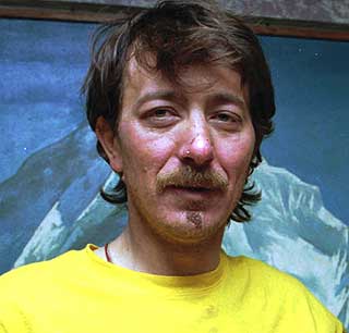 P� VEI MOT TOPPEN: Den amerikanske klatreren George Dijmarescu (47) befinner seg i basecamp og venter p� at v�ret i K2 skal bli bedre. Han forteller om en tomhet etter at 11 kolleger d�de i fjellet tidligere denne m�neden.