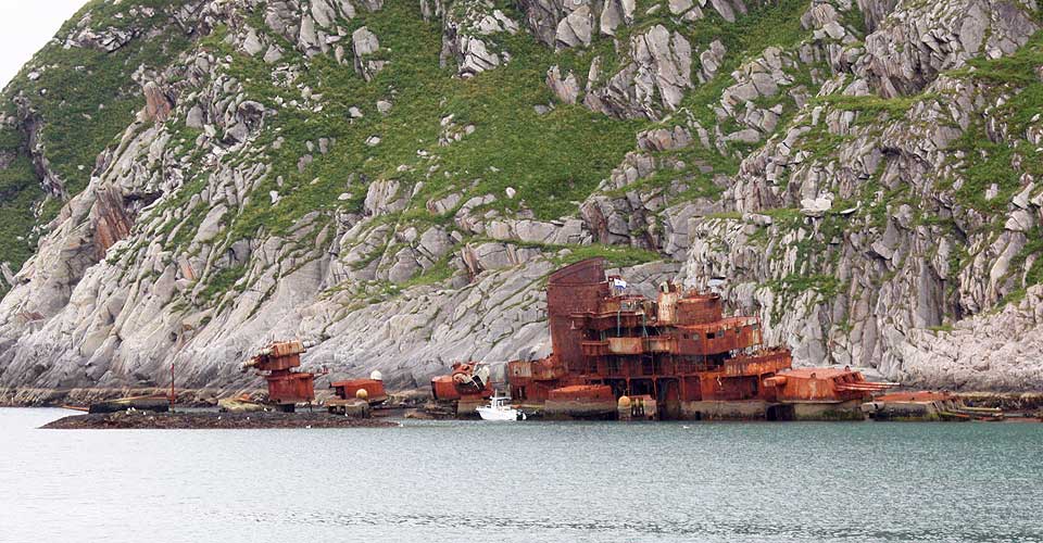 SKAL HEVES: Den russiske krysseren Murmansk skal n� heves, 14 �r etter at den havarerte i Finnmark.