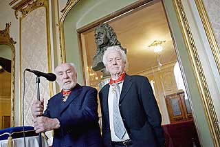 Kommand�rkamerater: B�de Skj�nberg og Toralv Maurstad ble utnevnt til kommand�r av St. Olavs Orden i fjor.