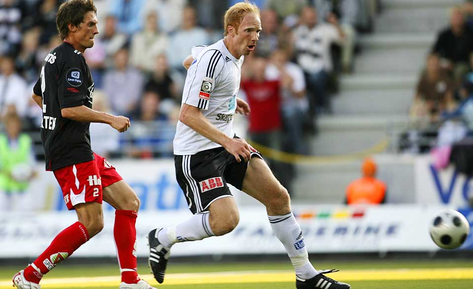 SCORET OG TOK EN TERRY: Peter Kovacs (t.h.) knuste P�l Andr� Czwartek (t.v.) i hodeduellen som ledet til 1-0, men kunne ogs� blitt syndebukk med en miss tilsvarende John Terrys bommert i Champions League-finalen i mai.