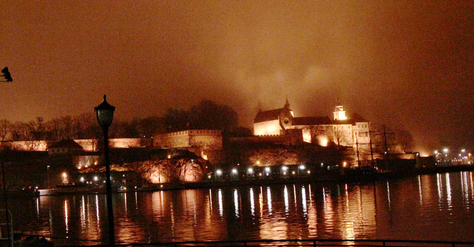 AKERSHUS FESTNING: H�kon 5. Magnussson oppf�rte Akershus festning i Oslo. Her ligger han ogs� begravet.