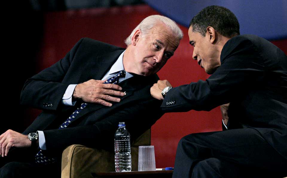 LITT ERFARING, TAKK: Joe Biden er en av Senatets mest erfarne og respekterte akt�rer, noe som kan bidra til � supplere Obamas langt kortere CV. Her under en debatt i desember i fjor, da de to enn� var rivaler i valgkampen.