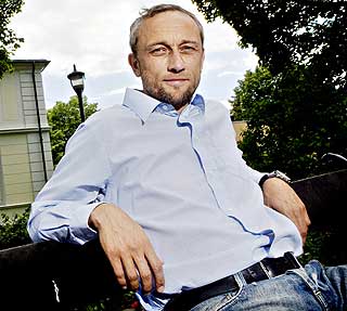VIL BEHOLDE ANNAN: Sportsdirekt�r i Stab�k, Lars Bohinen, jobber med � gi Start et tilbud p� Anthony Annan snart.