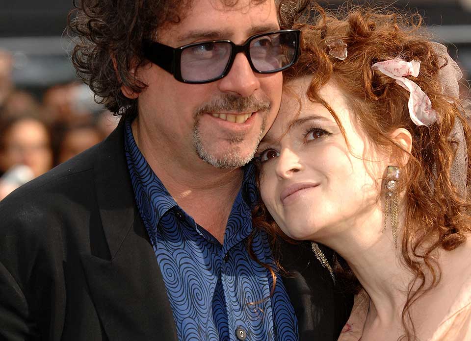 S�RGER: Helena Bonham Carter og hennes ektemann Tim Burton.