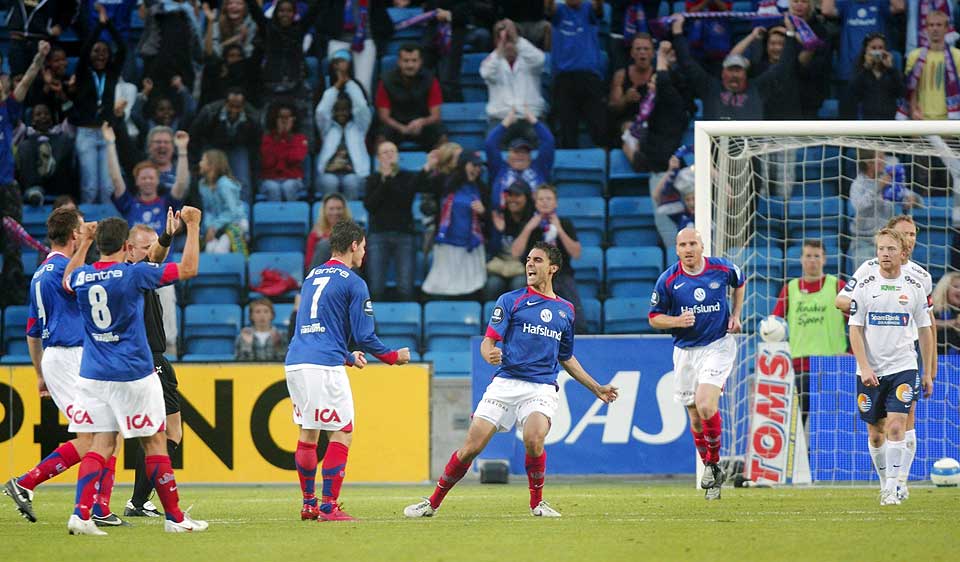 TREKKER IKKE PUBLIKUM: Bare 8543 tilskuere dukket opp da V�lerenga i g�r tapte 1-2 mot Str�msgodset hjemme p� Ullevaal. Det var nesten 4000 f�rre enn VIF hadde budsjettert med til akkurat den kampen. Tilskuersvikten p�f�rer klubben milliontap.