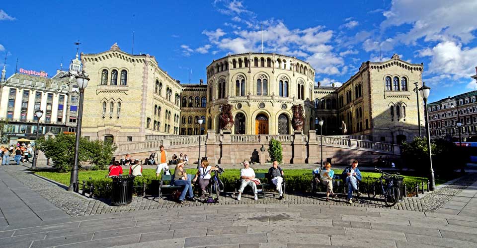 UINTERESSERTE: Mindre enn en fjerdedel av politikerne p� Stortinget valgte � svare da Forskningsr�det inviterte dem til � skissere sitt syn p� forskning og forskningspolitikk. Det sier noe om hvordan de langsiktige perspektivene forsvinner fra politikken.