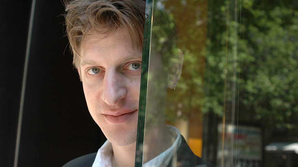 IMPONERENDE OG UTFORDRENDE: Den amerikansk-franske forfatteren Jonathan Littell skal angivelig ha skrevet �De velvillige� i en raptus p� fire m�neder, etter fem �r med research.