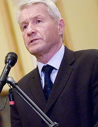 VIL GRANSKE: Stortingspresident Thorbj�rn Jagland vil ha inn eksterne eksperter til � granske.