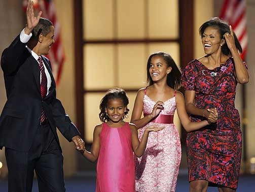 UTRADISJONELL: Michelle Obama fikk ogs� skryt for sitt utdradisjonelle kjolevalg da mannen holdt sin viktige nominasjonstale natt til fredag.