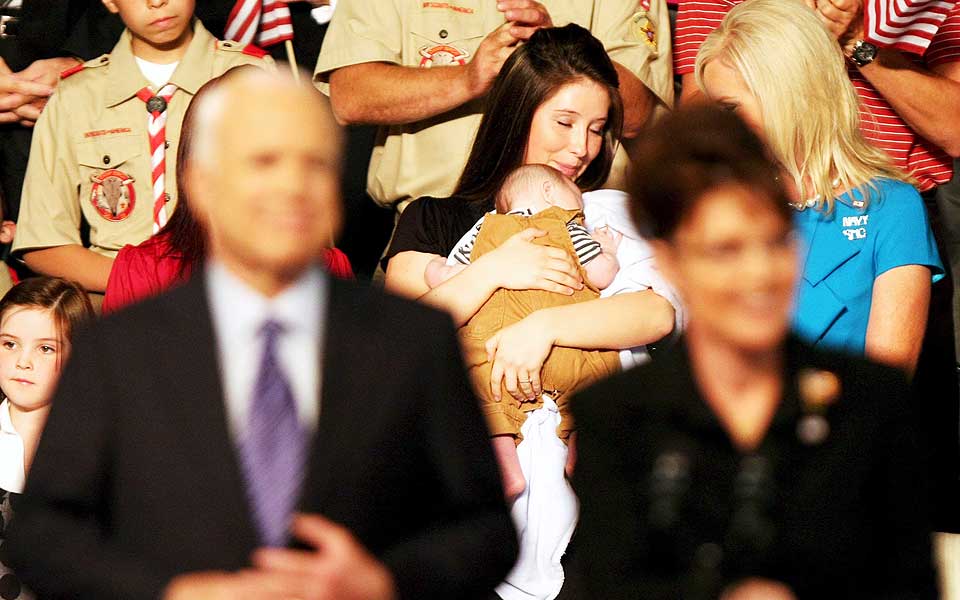 I BAKGRUNNEN: Bristol Palin, her fotografert med Trig Palin, Sarah Palins s�nn, er gravid, og havnet plutselig midt i nyhetsbildet.