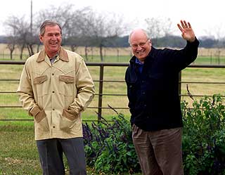 VALGTE CHENEY: George Bush vant valget med Dick Cheney som sin visepresidentkandidat. Han valgte ham antakelig fordi han trengte en flink medhjelper.