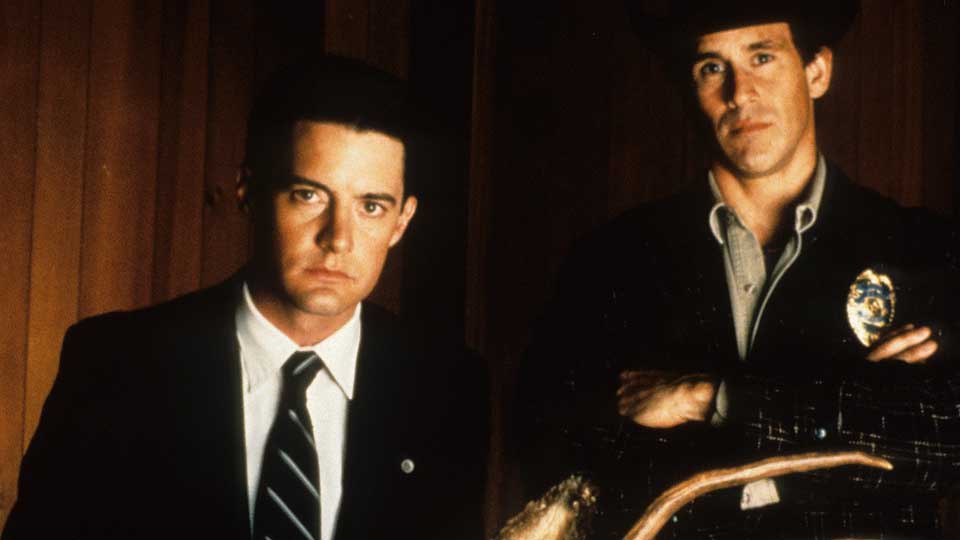 TILBAKE: Spesialagent Dale Cooper (Kyle MacLachlan) og den lokale sheriffen Harry S. Truman (Michael Ontkean) jakter p� Laura Plamers morder i �Twin Peaks�.