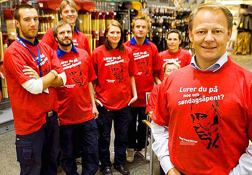  GISKE S� R�DT:  Denne aksjonen i sommer fra Maxbo-sjef Tom Borthen og kolleger ble for dr�y kost for 